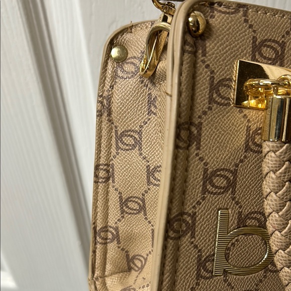 Bebe Tan and Gold Crossbody Bag with Chic Design - Picture 5 of 7